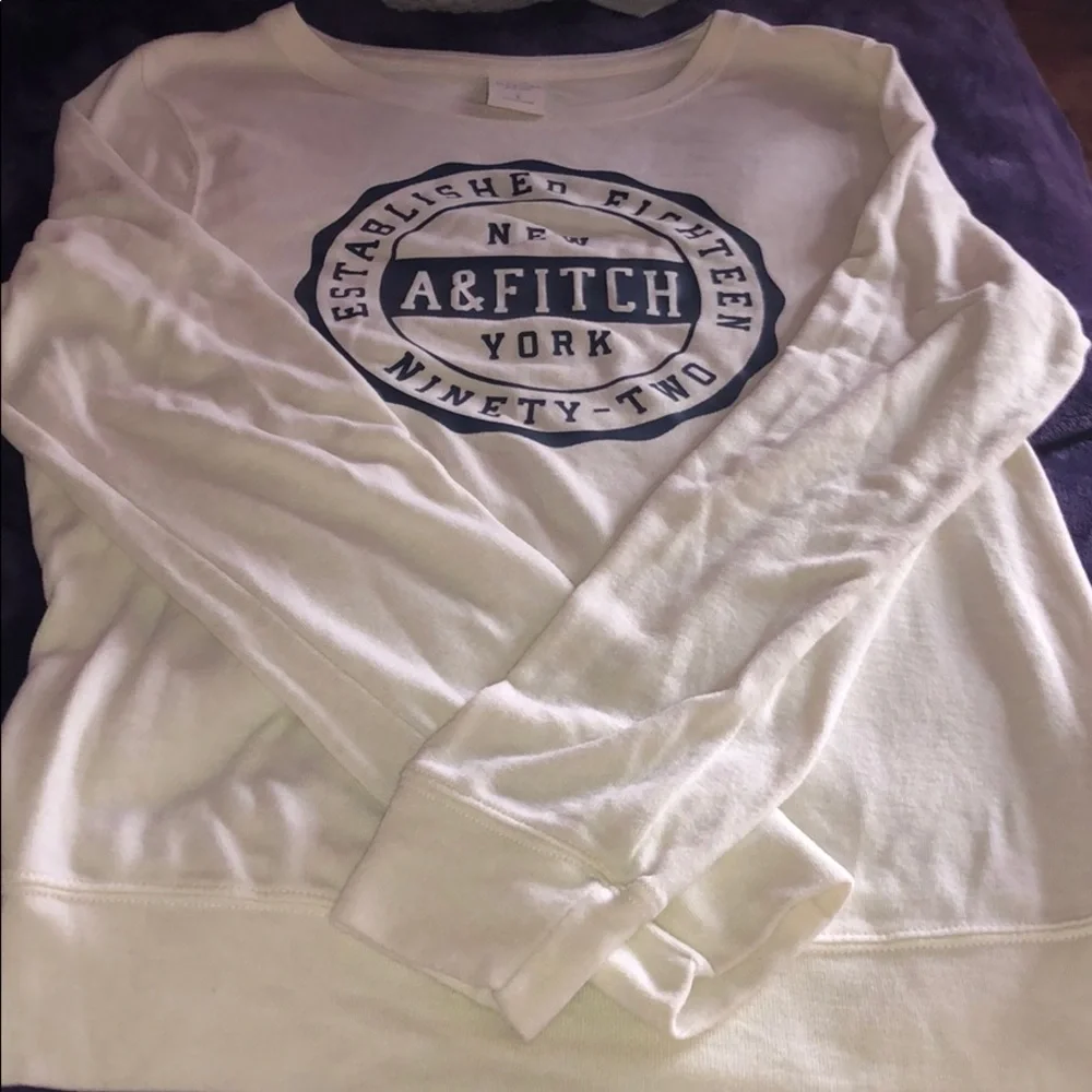 Cream A&F pullover - Picture 2 of 2